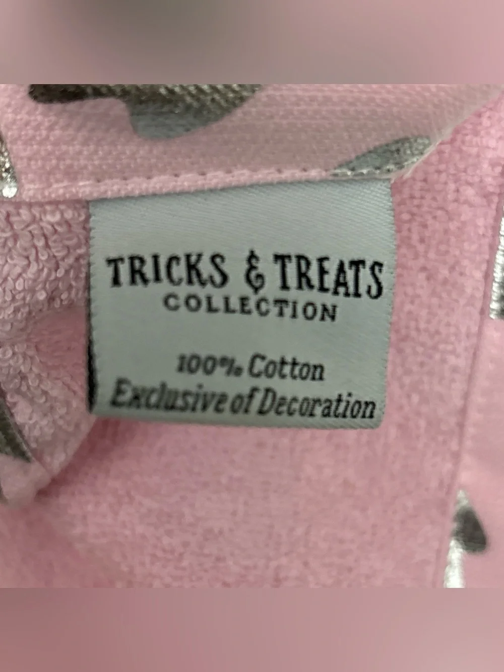 TRICKS & TREATS KITCHEN TOWELS PINK HALLOWEEN GHOSTS NEW